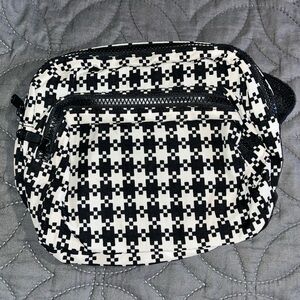 *LIKE NEW* BAGGU DIGITAL GINGHAM FANNY PACK